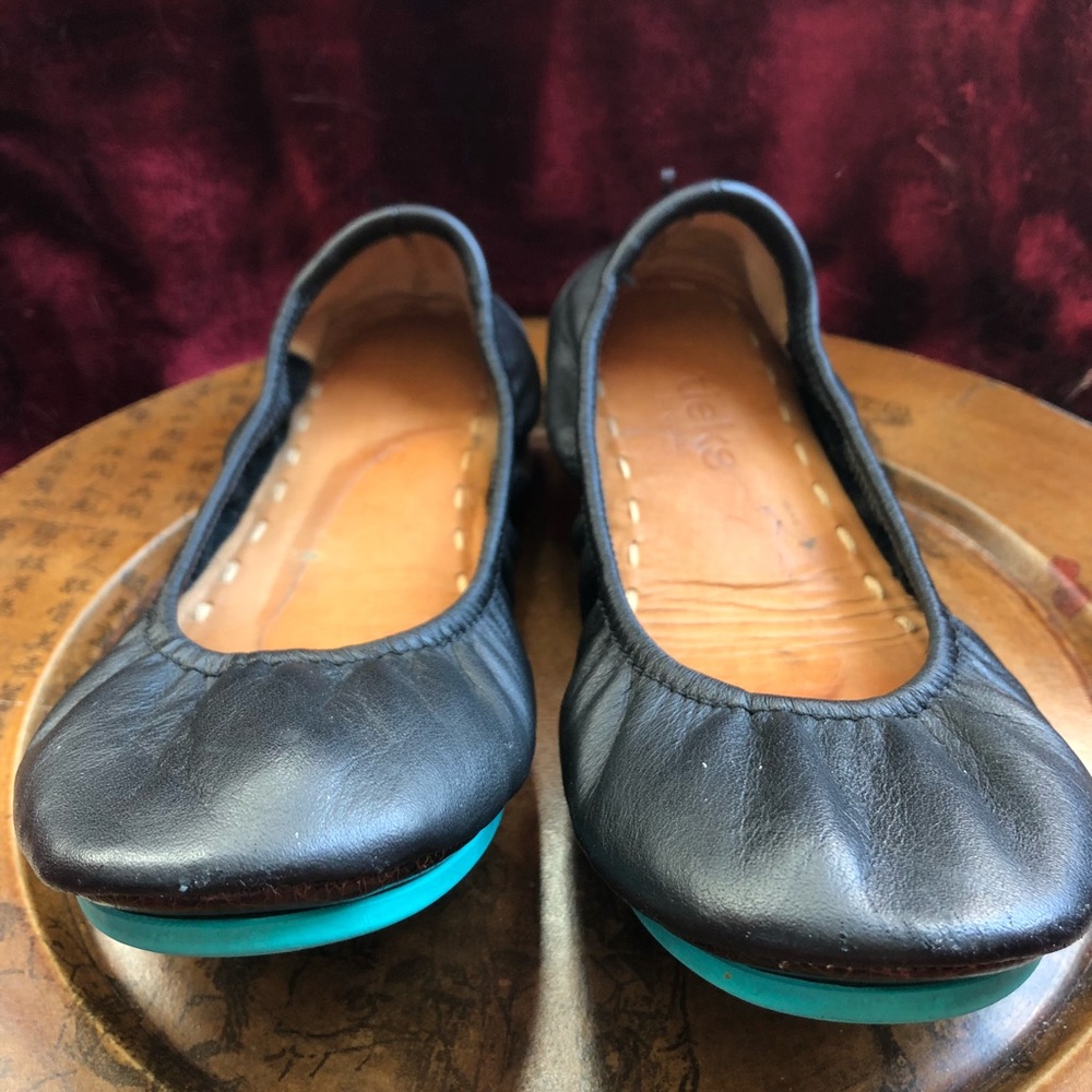 Tieks- matte black with storage bag